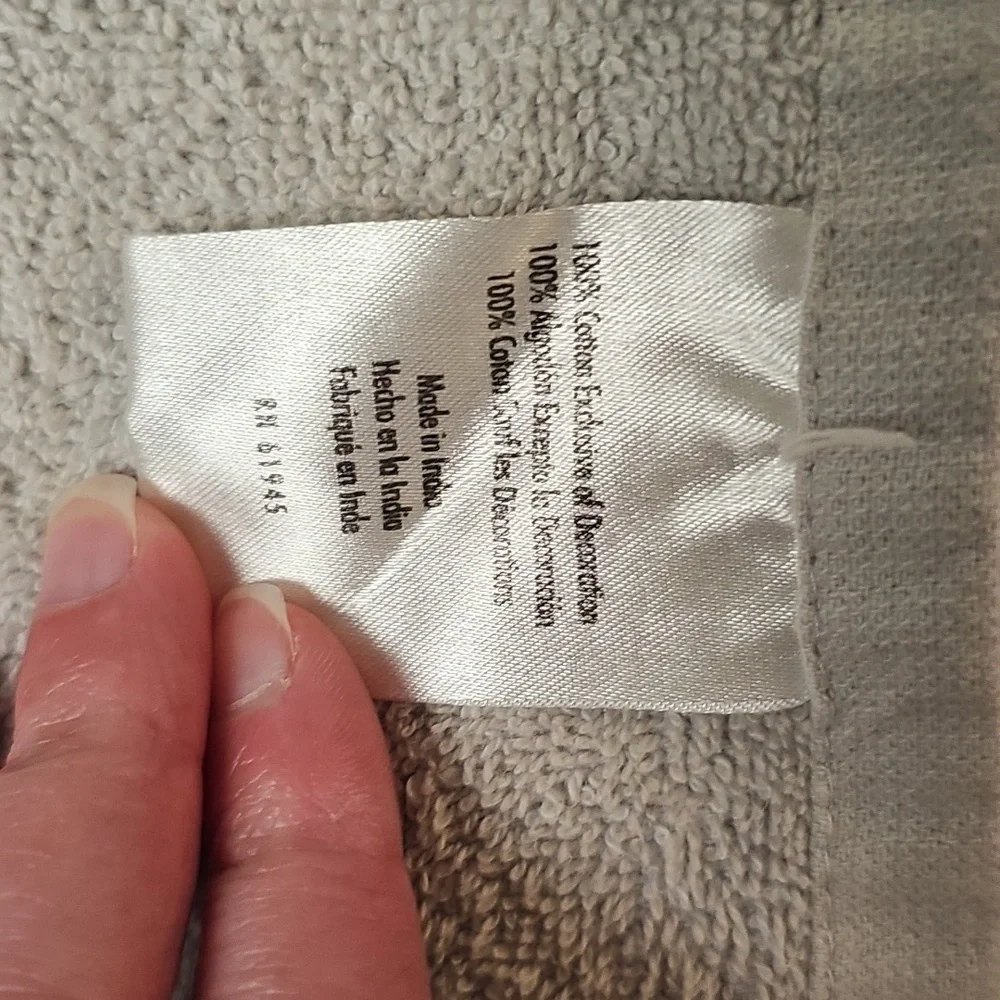 Believe Hand Towel Gray White Red